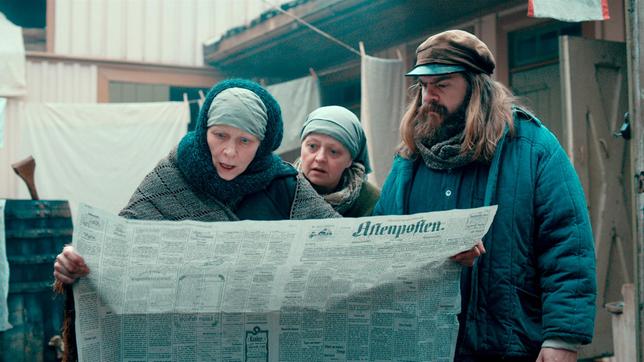 Bild: WDR/Odd Reinhardt Nicolaysen Elisabet (Anne Krigsvoll), Victoria (Marianne Meløy) und Hugo (John Emil Jørgensrud)