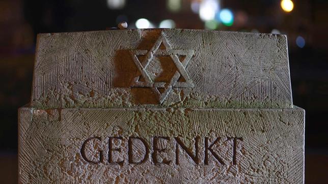 Ein Gedenkstein am Standort der früheren Synagoge im Zentrum der Stadt Leipzig. Am 9. November wird in Deutschland an die Novemberpogrome im Jahr 1938 erinnert. 