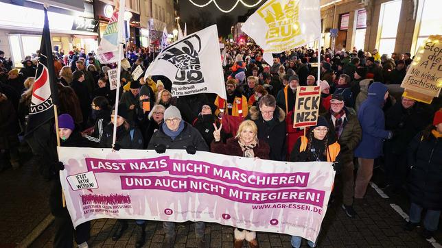 Aufstand der Mitte: Wie hier in Essen protestieren Tausende gegen Rechts