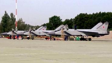 Drei MIG-Kampfflugzeuge in Kaliningrad