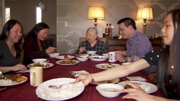 Familie Chin beim Essen