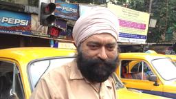 Jaswant Singh vor seinem Taxi