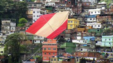 Brasilien: Drachenkampf in einer Favela in Rio de Janeiro
