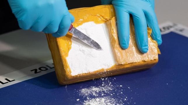 Eine Geldwäscher-Bande transferiert im großen Stil Kokain-Gewinne ins Ausland.