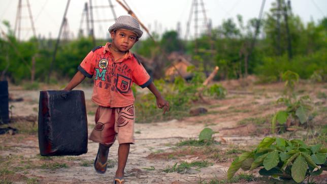 Myanmar: Auch die Jüngsten packen mit an 