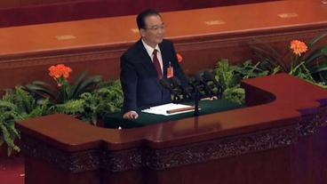 Chinas Ministerpräsident Wen Jiabao spricht auf dem Volkskongress.