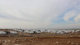 Wieder am Boden werden die Jesiden auf Flüchtlingslager verteilt. Eines von ihnen: Khanke. Mit 80.000 Menschen das größte Flüchtlings-Camp in ganz Kurdistan