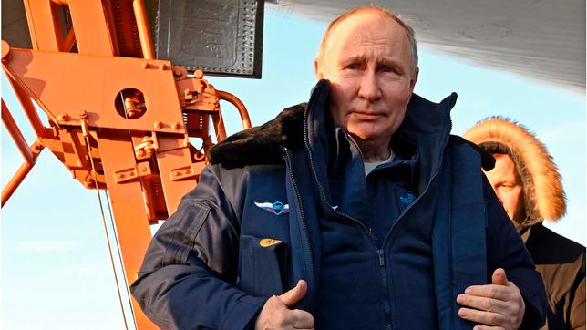 Wladimir Putin nach einem Flug mit einem strategischen Bomber