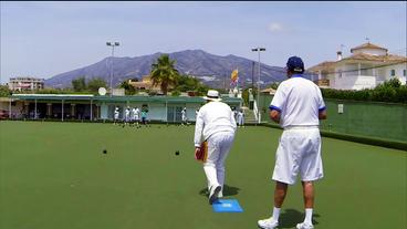 Spanien: Briten in Spanien – im Bowl-Club schieben Briten eine gepflegte Kugel