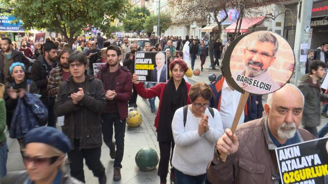 Türkei: Entlassene Akademiker in der Türkei fordern ihr altes Leben zurück