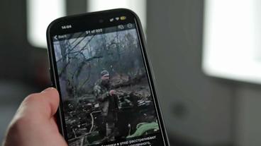 Video der Hinrichtung eines ukrainischen Soldaten auf Smartphone 
