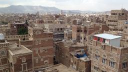 Die Zentralregierung in Sanaa hat die Kontrolle über weite Landesteile verloren. In den Regionen liefern sich Stammesmilizen, Al Kaida-Gruppen und Huthi-Rebellen immer wieder heftige Kämpfe.