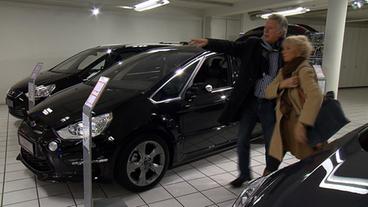 Neuwagen im Autohaus