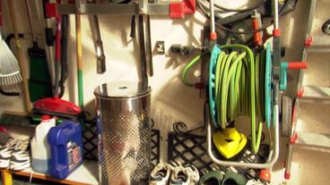 Bild: SWR Geräte, Gartenschlauch in Garage