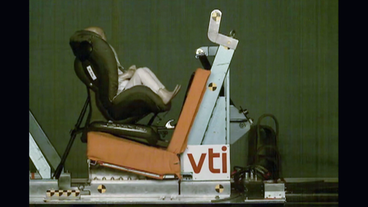Bild: SWR Reboard-Kindersitz im Crashtest