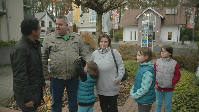 Bild: HR Für Familie Röttger prüft der Geld-Check: Können sie sich ihr Traumhaus leisten?