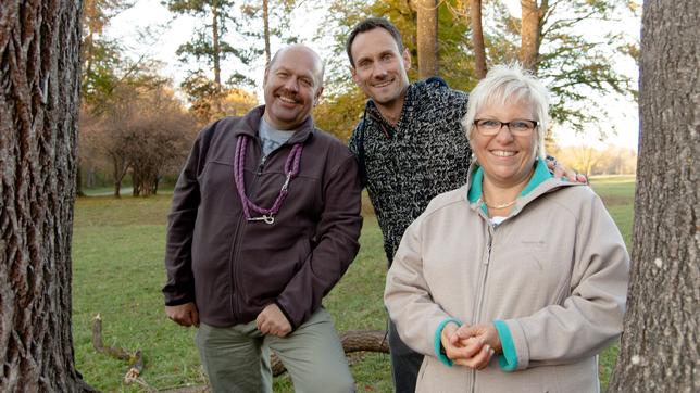 Bildquelle: megaherz Patient Robert Matthias, mit Frau Sabine und Reporter Fero Andersen