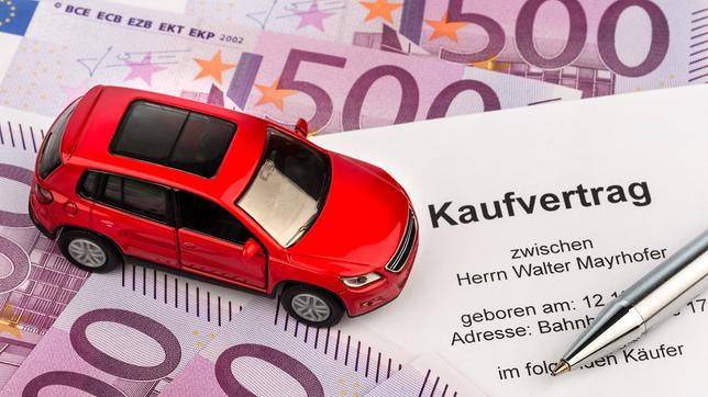 Bild: Colourbox Gebrauchtwagen Kaufvertrag