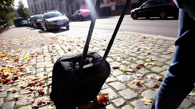 Bild: MDR Person mit Koffer