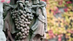 Skulptur mit Weinreben in Kiedrich