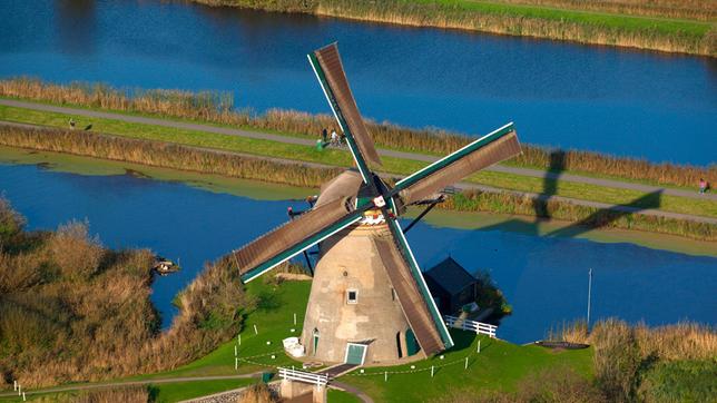 15 Kilometer südöstlich von Rotterdam stehen Windmühlen aus dem 18. Jahrhundert: Sie mahlen kein Getreide, sondern schöpfen Rheinwasser.