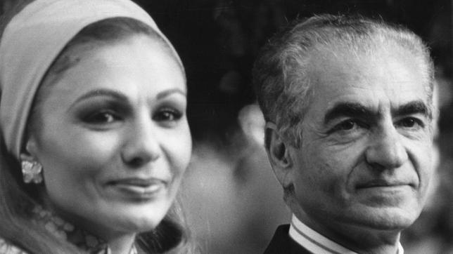 Schah Mohammad Reza Pahlavi und seine Frau Farah Diba