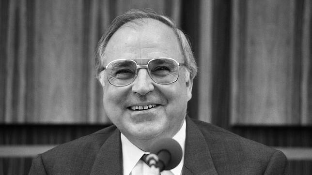 Bild: picture alliance/AP Images/Heinz Ducklau Helmut Kohl, 1986 in Bonn