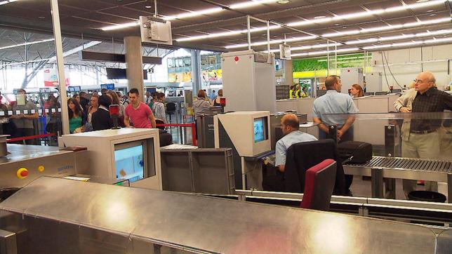 Sicherheit am Fließband. Wie zuverlässig sind die Kontrollen an unseren Flughäfen?