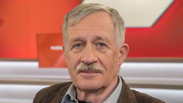 Bild: WDR/Max Kohr Manfred Protze (Reporter bei Gladbeck-Geiseldrama)