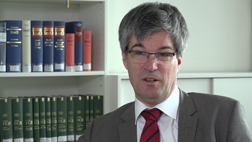 Bild: Das Erste Der Gesellschaftsrechtler Thomas Casper blick für "Plusminus" auf das System von XXXLutz.