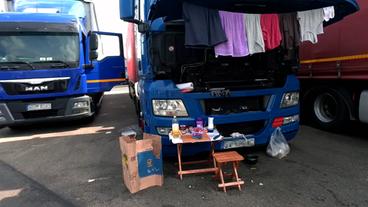 Bild: Das Erste Manche osteuropäische Lkw-Fahrer "leben" auf der Raststätte.