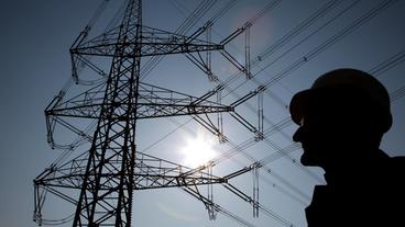 Mit der Energiewende sind die Stromnetze extrem belastet.