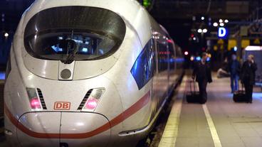 Bild: dpa Zug der Deutschen Bahn