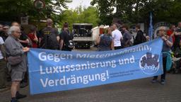 Eine Klner Initiative protestiert gegen den "Mietenwahnsinn".