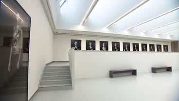 Bild: WDR Shirin Neshat, Blick in die Ausstellung in Tübingen