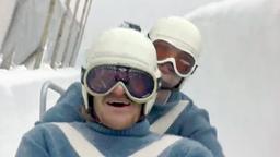 Maximilian Arndt und Alexander Rdiger beim virtuellen Rennen auf der Bobbahn von St. Moritz mit der Technik aus den 1940er-Jahren.