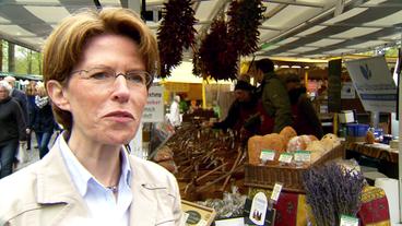 Bild: BR Prof. Ursel Wahrburg auf dem Wochenmarkt in Hamburg.