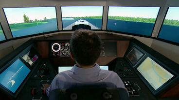 Bild: SWR Schiffsführer am Simulator