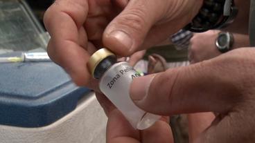 Bild: WDR Impfstoff in einer Flasche