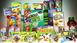 Verschiedene Lebensmittelpackungen mit Produkten fr Kindern.