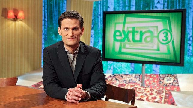Christian Ehring moderiert "extra 3"