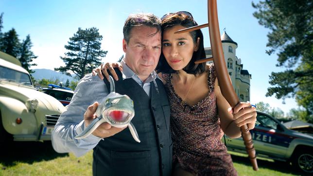 Bild: ARD Degeto/Jacqueline Krause-Burberg Willibald Adrian Metzger (Robert Palfrader) und Danjela Djurkovic (Dorka Gryllus)