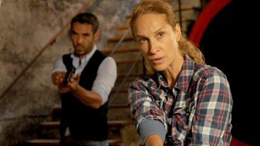 Bildquelle: ARD Degeto Kommissarin Sonja Schwarz (Chiara Schoras) und „Capo“ Matteo Zanchetti (Tobias Oertel) jagen einen Entführer.