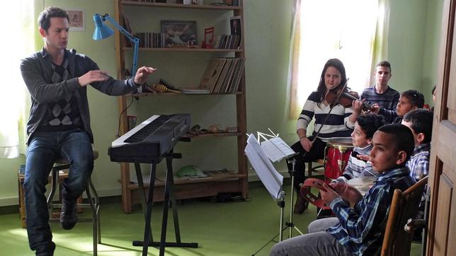 DER TEL-AVIV-KRIMI: David (Itay Tiran)  probt mit seinem Kinderorchester