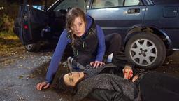 TEL-AVIV-KRIMI: Sara (Katharina Lorenz) kann der tödlich verletzten Tamar (Hen Yanni) nicht mehr helfen.