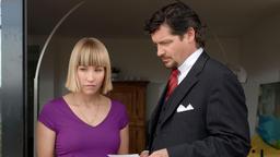 Anwalt Teddy (Fritz Karl) setzt die kriminelle Vanessa (Maxi Warwel) unter Druck.