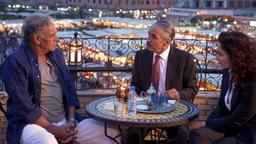 Das Traumhotel – Marokko: Markus (Christian Kohlund) spricht mit seiner Hoteldirekorin Jamila (Proschat Madani) und dem Juristen Dr. Samet (Mehdi el Ouazzani)