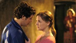 Die Deutsche Sara (Theresa Scholze) und der Italiener Marco (Mirko Lang) verbindet eine leidenschaftliche Liebe.