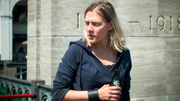 Bild: ARD Degeto/Svenja von Schultzendorff Mecki (Nadine Boske)