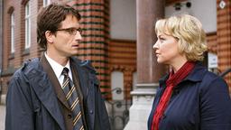 Michael (Oliver Mommsen) stellt seine untreue Frau Renate (Floriane Daniel) zur Rede.